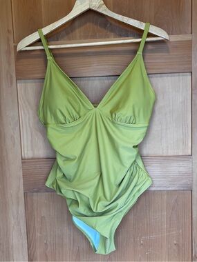 🌺🌺🌺3/25 Cupshe Olive Green One-Piece Swimsuit